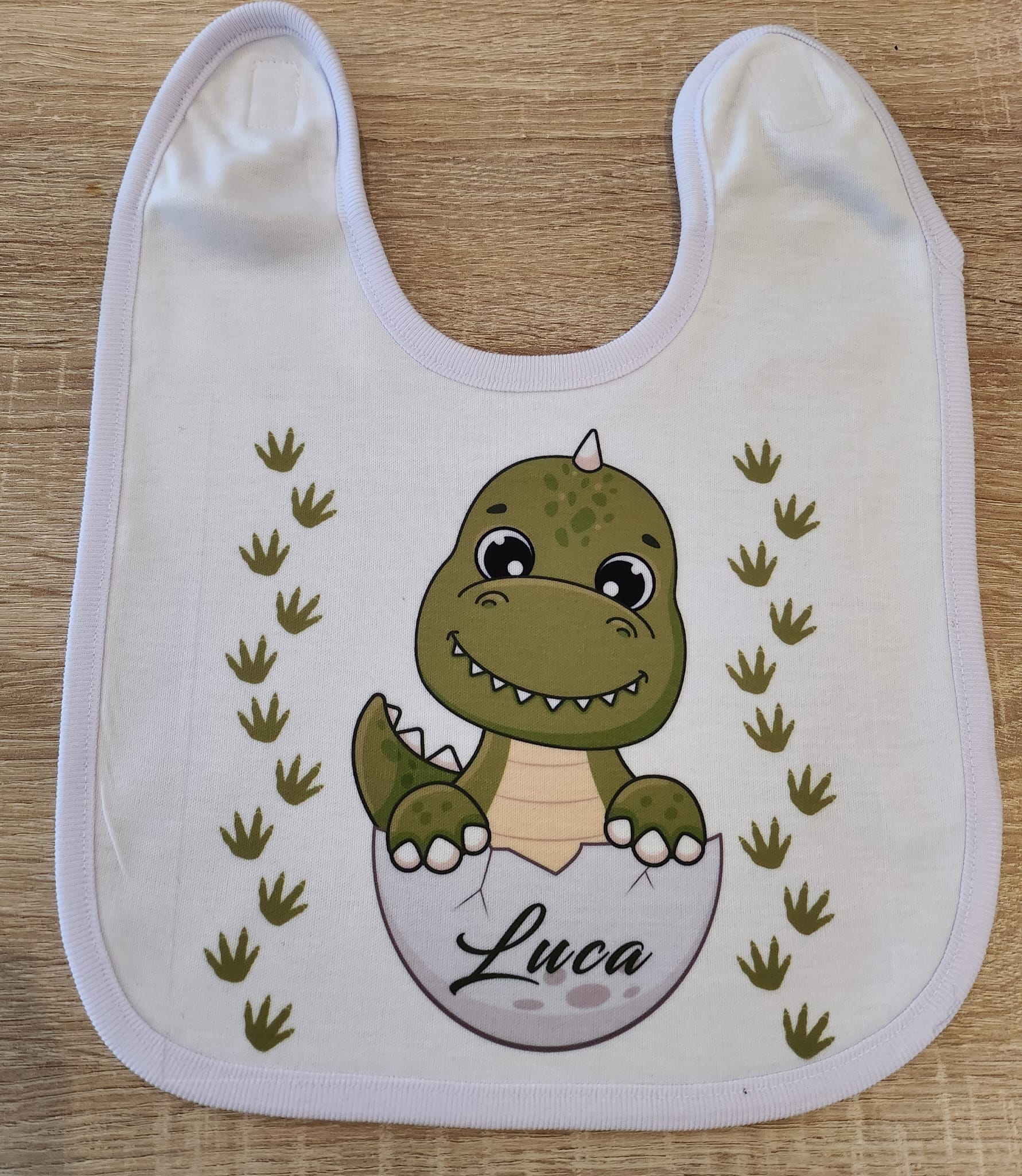 personalisiertes Babylätzchen mit Dino