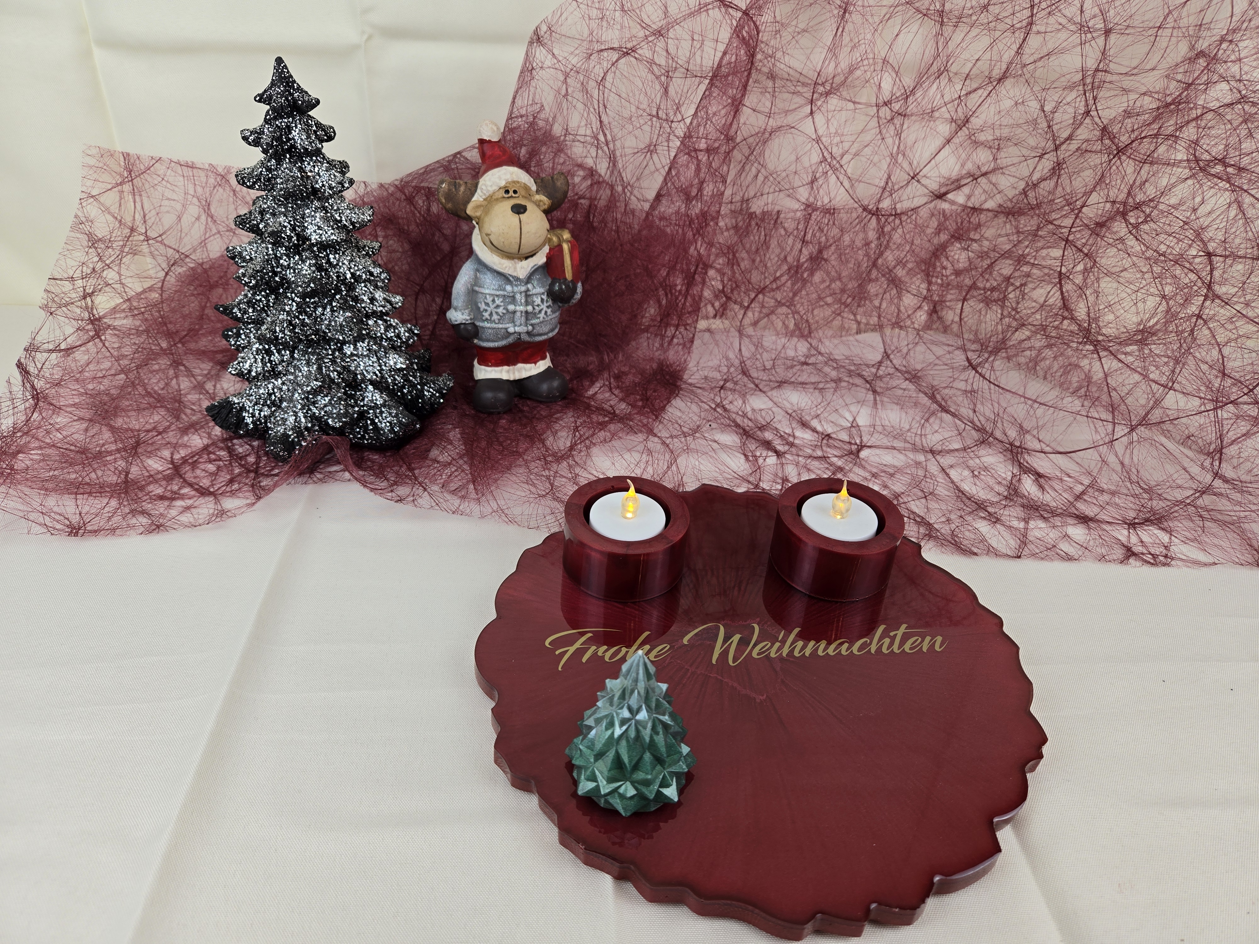 Individueller Adventskranz aus Epoxidharz – Handgemacht & Personalisierbar mit Weihnachtsbaum und Teelichthaltern