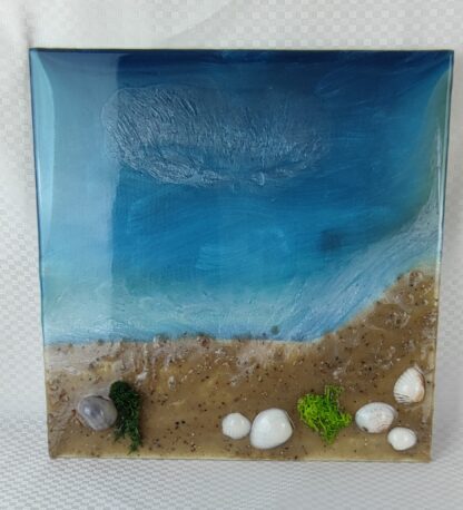 Strand und Meer auf Leinwand - 30x30 cm Epoxidharz-Kunstwerk mit Strand und Muscheln – Bild 4